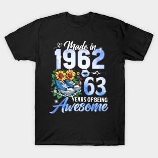 63rd Birthday Queen Made in 1962 Gifts 63 Years Old Floral T-Shirt